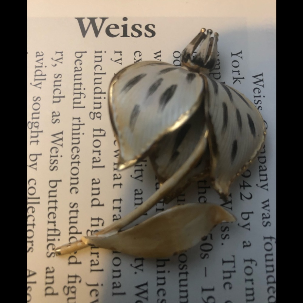 Weiss signed pin